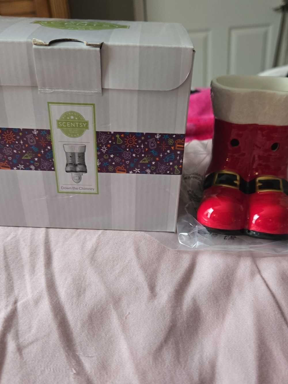 Scentsy Holiday Red Santa Boot Warmer with Black and Gold Buckle, NWT